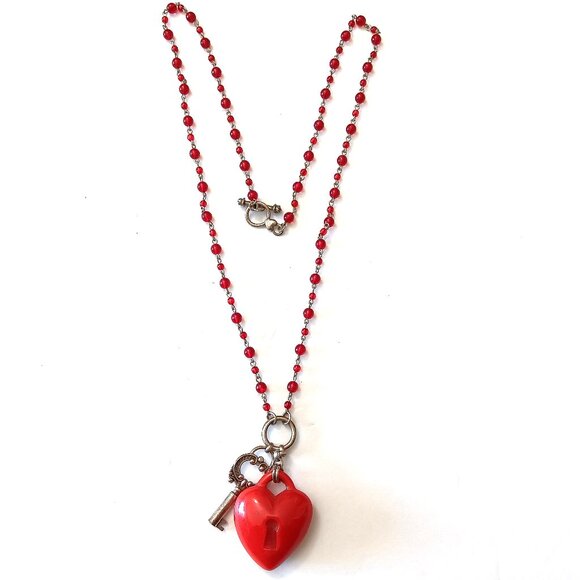 Vintage Classic Hardware Red Beaded Heart & Key Necklace - Picture 1 of 5